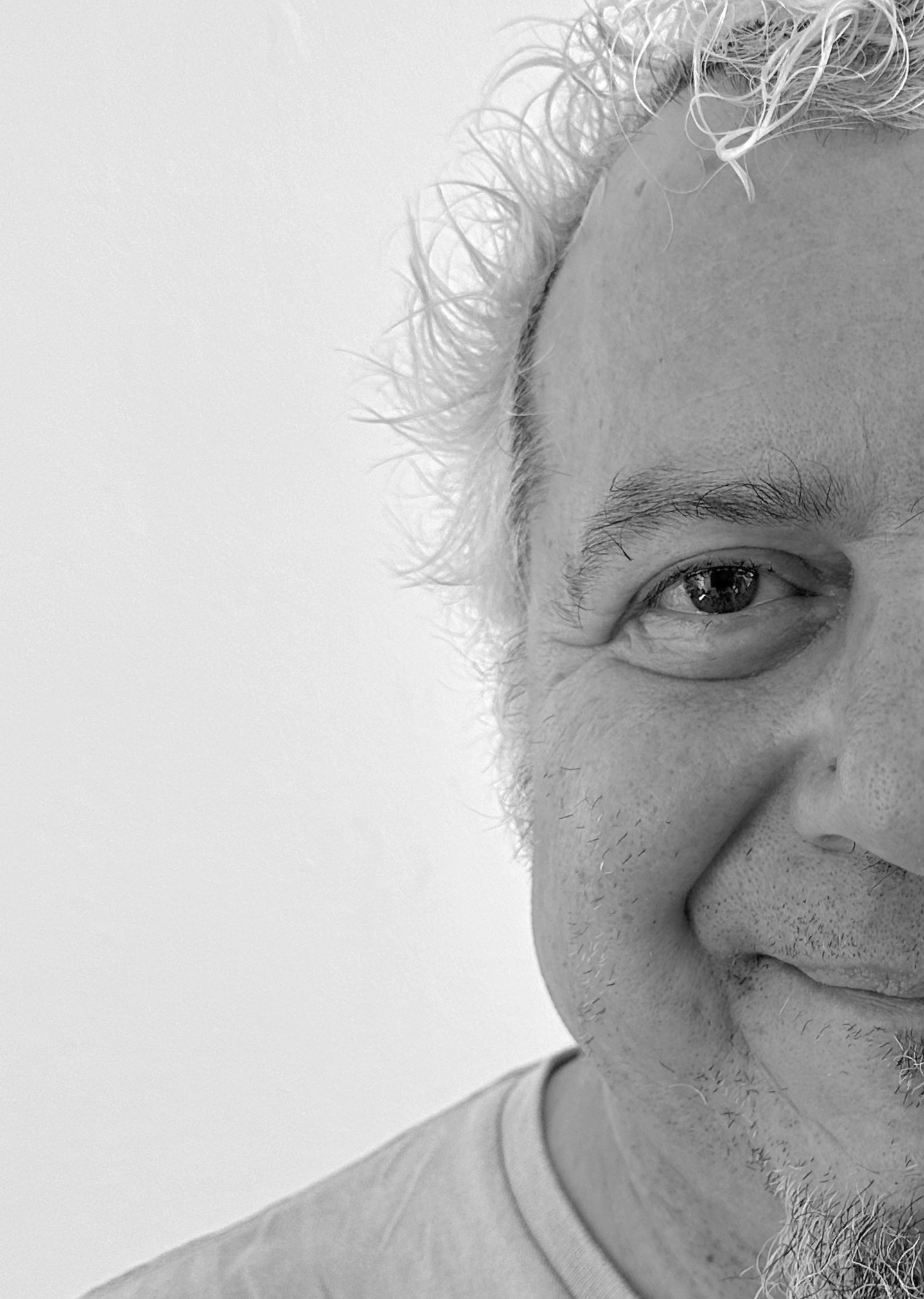 Daniele Mad, The Hosts of Radio 0