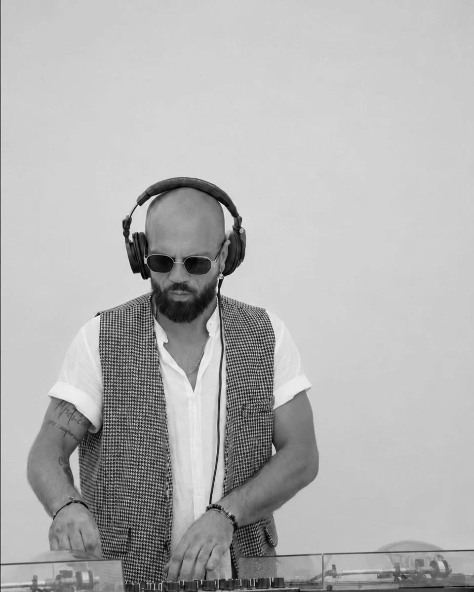 Dominic Bambino, Radio 0 DJ